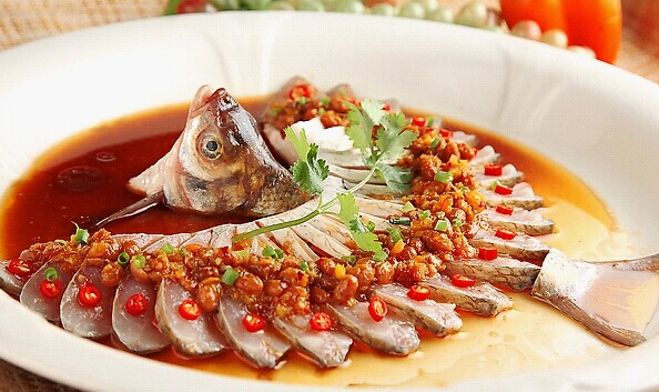 如果你是餐飲老板，如何吃下這700億的年夜飯？