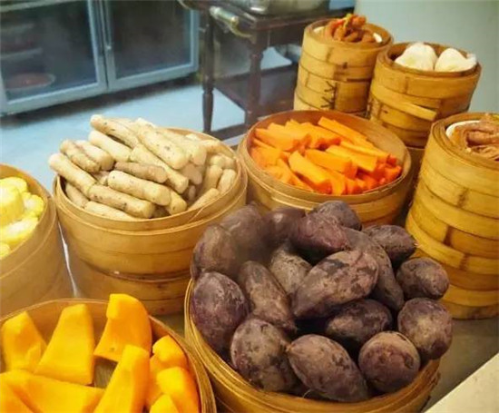 你覺得不上檔次的那些餐飲，卻為何頻頻能夠引爆市場？