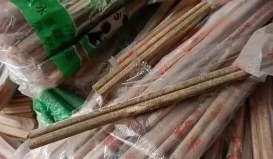 1毫克就能致癌！你在餐廳用的這種筷子，很可能滋生這種毒素！