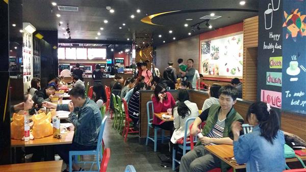 日營(yíng)業(yè)額翻4倍！這家餐廳是如何做到的？|餐飲界