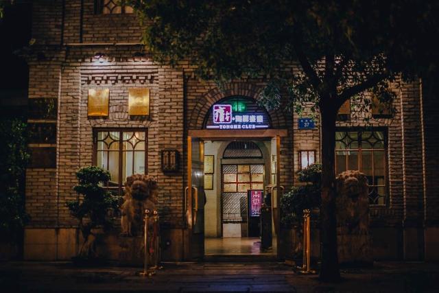 跨界做餐飲，單店日均流水43萬，已經火爆了四年|餐飲界