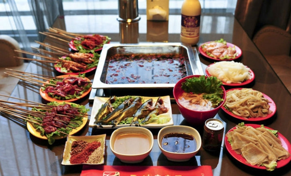 玉林串串香，這家擁有21年歷史的串串店到底是怎么活下來(lái)的？|餐飲界