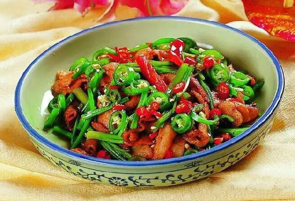 招牌菜不賣免費送，老板卻還年賺100萬
