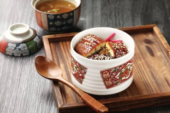 食材成本占了80%，他賠了1500萬；最終鰻步靠一款單品爆紅