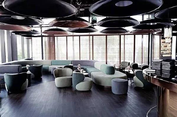 奔馳也開餐廳？奔馳全國第一家餐廳閃亮登場