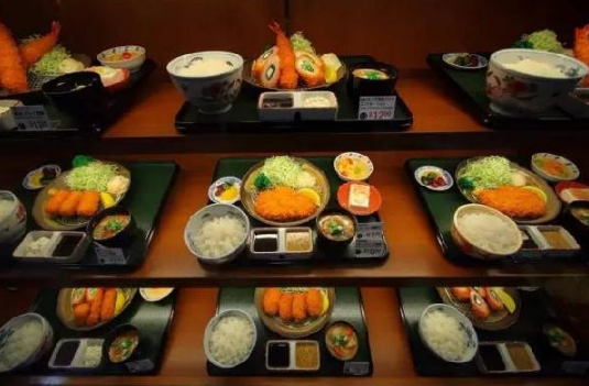 “展望2017”日本快餐業(yè)是齊頭并進(jìn)，還是互爭(zhēng)雄長(zhǎng)？|餐飲界