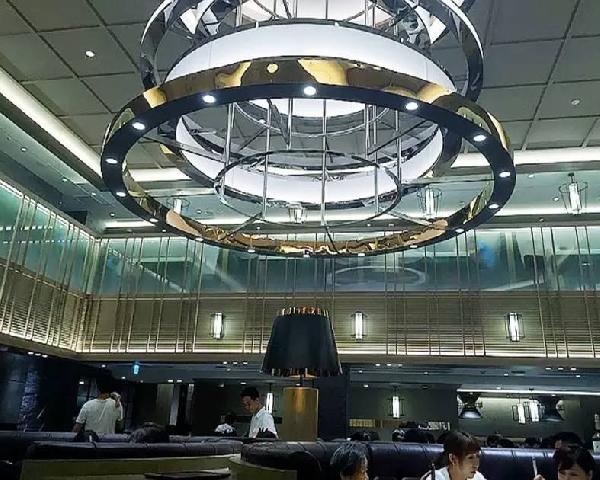 海底撈、小肥羊全面“入侵”日本，這畫風怎么回事？