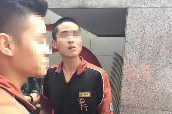 顧客催拿餐牌被服務(wù)員打？餐廳做到這樣才不會被投訴