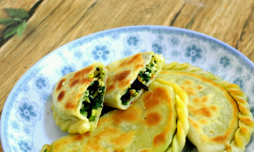 菜館吃韭菜盒子硌掉一塊牙 誰該擔責？