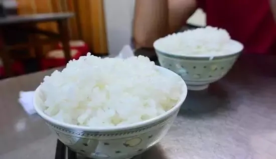 網(wǎng)上瘋傳1杯酸奶=2罐可樂 你以后還敢喝嗎？|餐飲界
