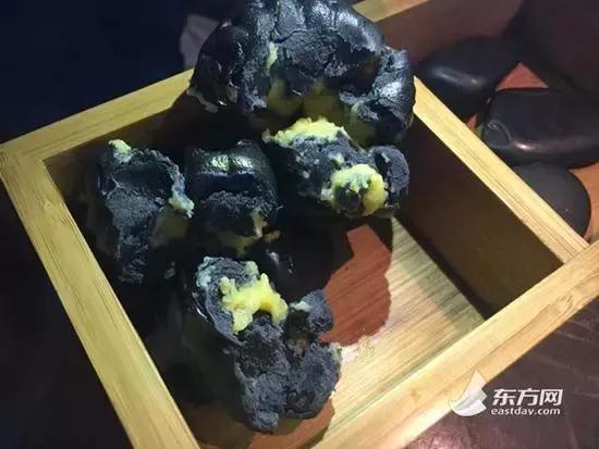 桂滿隴食盒現(xiàn)十幾條活蛆，公安機(jī)關(guān)介入調(diào)查|餐飲界