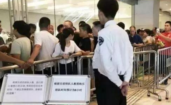 Lady M蛋糕排隊6小時80%都是黃牛，國外一家企業(yè)卻發(fā)現(xiàn)商機