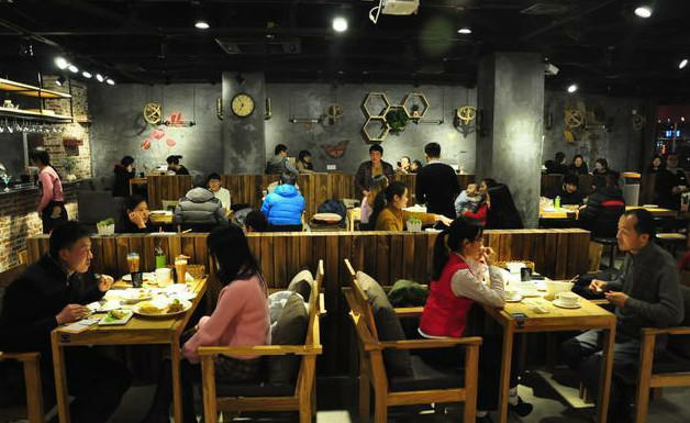 每天只賣一道菜月入120萬(wàn)日元，她成功的秘訣是什么？|餐飲界