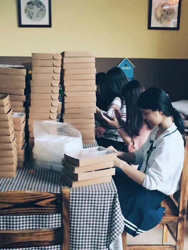 這家外賣炒出60%的復購，全靠這個有“手段”的女文青
