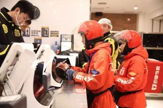 堂食向左、外賣向右，餐飲人正在被撕裂......你在哪邊？