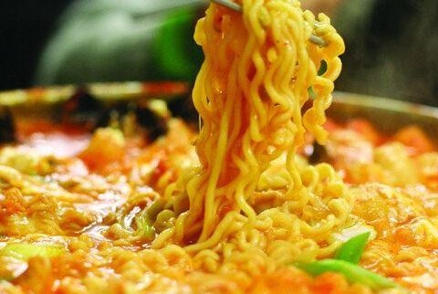 泡面三年少賣80億包，康師傅用什么打退外賣的進(jìn)攻？