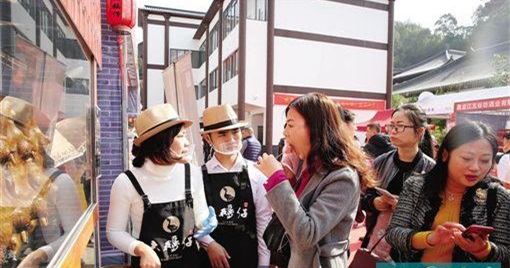 10萬市民熱捧潮汕菜，廚師斬鵝肉斬到手軟
