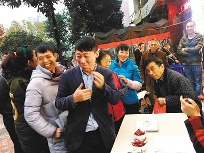 火鍋店奇葩招聘引熱議：你能吃多辣，工資就有多高