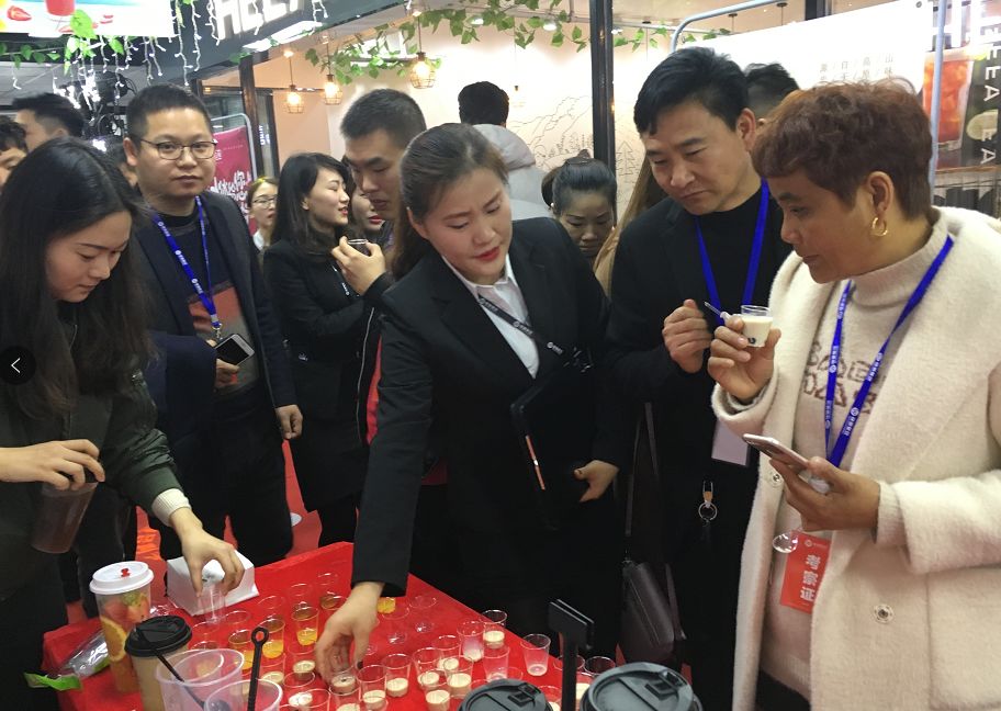 一夜之間火爆全國的烏龍煎，究竟做對了啥？
