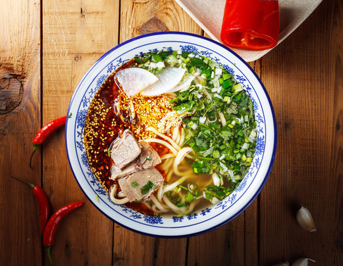 又一大新星牛肉拉面品牌橫空出世，名字叫做“筷三國”|餐飲界