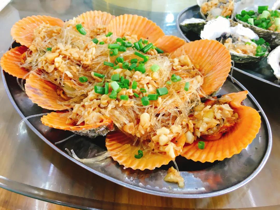 餐飲大事件201期｜瑞幸咖啡開賣口紅、面膜；必勝客或關(guān)店300家；海底撈進(jìn)軍“團(tuán)餐”|餐飲界
