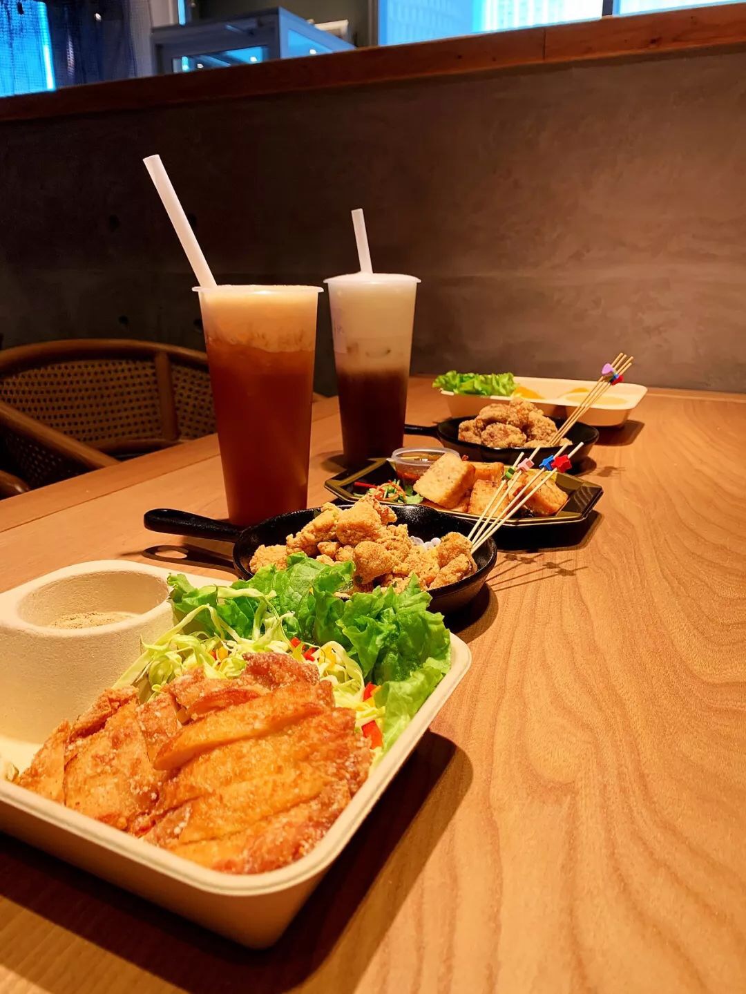 餐飲大事件213期 |麥當勞、星巴克巨資布局中國咖啡市場，吉野家開挖家庭場景，2020中國線上外賣排行榜出爐|餐飲界