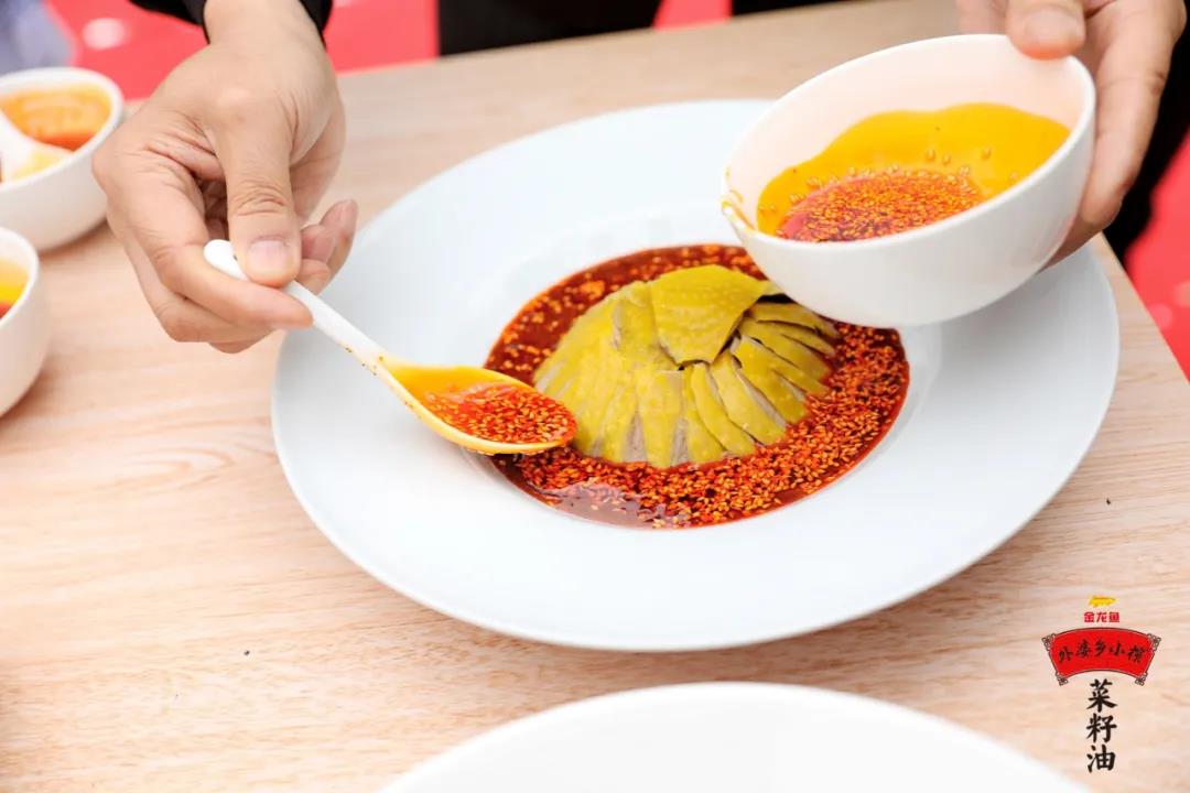  無辣不歡，看金龍魚外婆鄉(xiāng)小榨菜籽油如何打動辣食愛好者的胃？