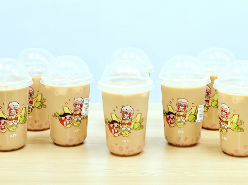 新老品牌聯(lián)手送出夏日甜蜜！元?dú)馍致?lián)名KFC推蜜瓜味乳茶
