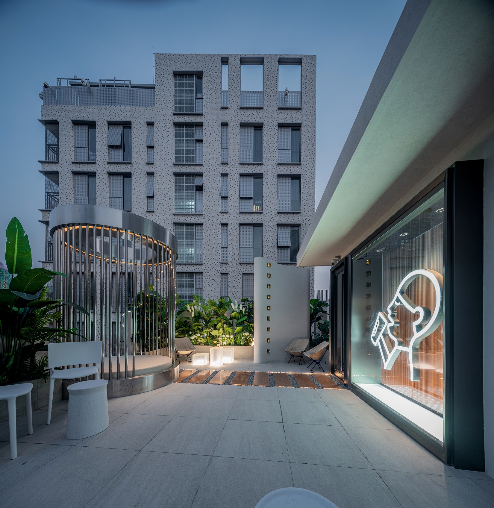 喜茶全球首家手造店即將正式營(yíng)業(yè)，深圳南頭古城再添新地標(biāo)