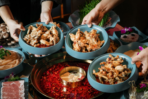天天排隊(duì)店店爆滿，蛙二爺憑什么有如此大的吸引力？