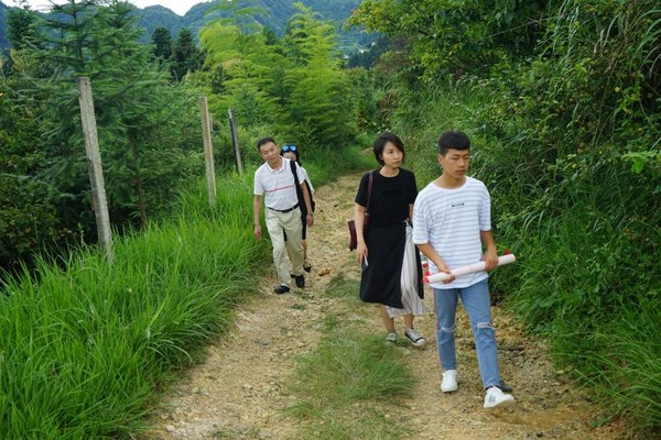 29年教學(xué)，9年公益，他以身作則，改變了無(wú)數(shù)山區(qū)孩子的人生
