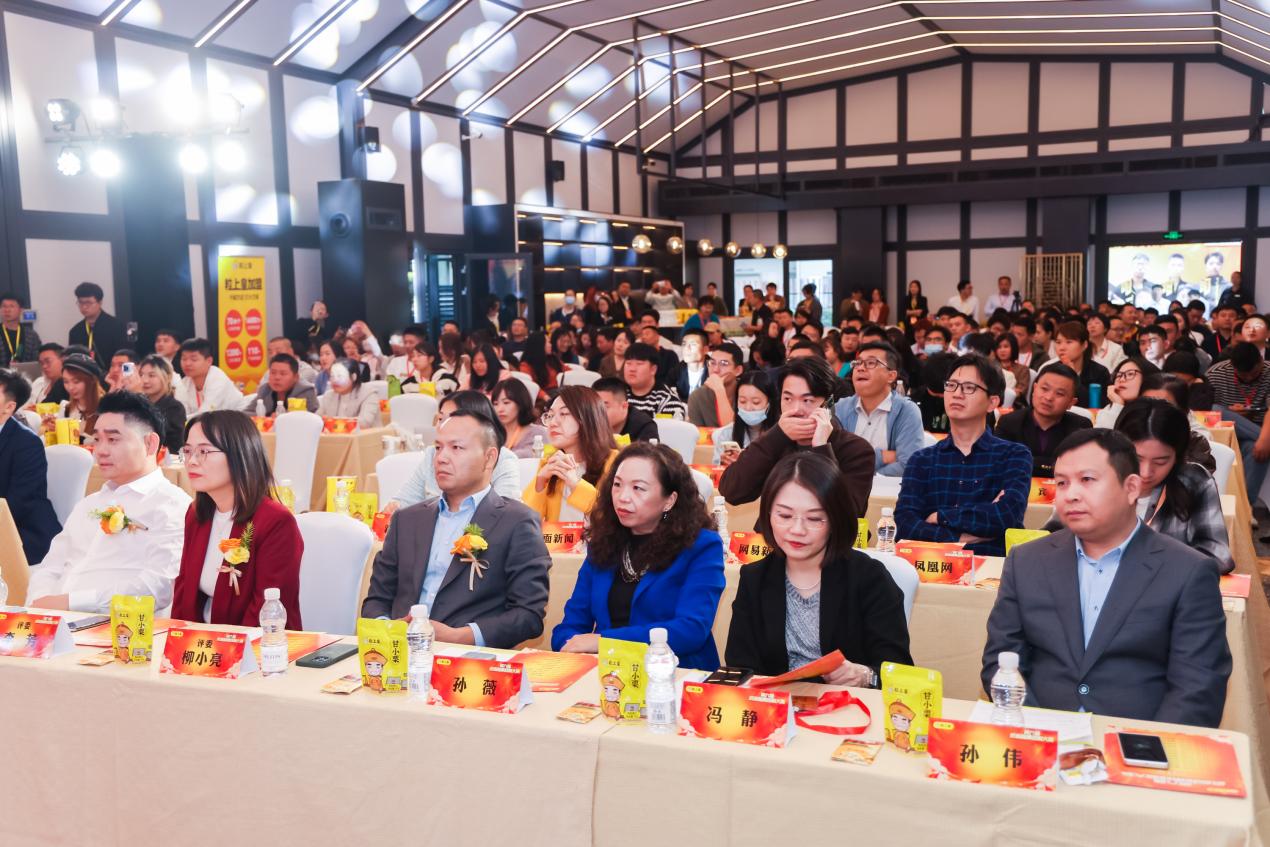 板栗界的“炒王”！上海小伙年炒20噸，勇奪板栗炒制大賽冠軍