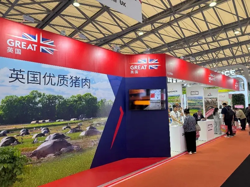 英國農(nóng)業(yè)與園藝發(fā)展委員會亮相2025年SIAL西雅國際食品和飲料展覽會 優(yōu)質(zhì)英國豬肉全面呈現(xiàn)，深化中英食品行業(yè)合作|餐飲界