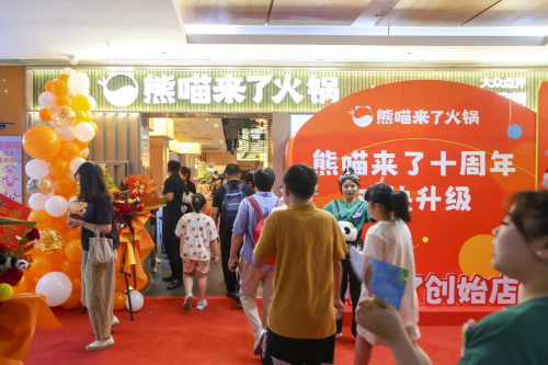 快樂熊貓來了刷屏沈陽，10年400家門店熊喵來了的秘密武器——情緒價值